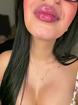 MiaSofia   online show from May 6, 6:06 am