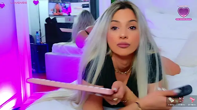 Snapshot of AriannaSins chatting on October 30, 2:29 pm AriannaSins online show from October 30, 2:29 pm