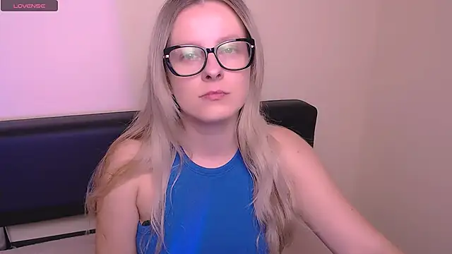 AllaLeomz online show from October 24, 6:42 am