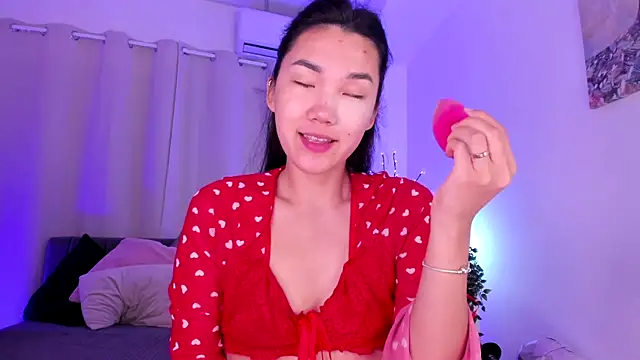 Divine Madeleine online show from July 28, 5:16 am
