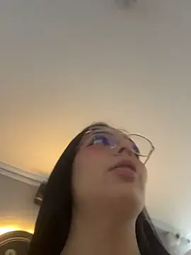 michelle cutee  online show from June 25, 7:37 pm