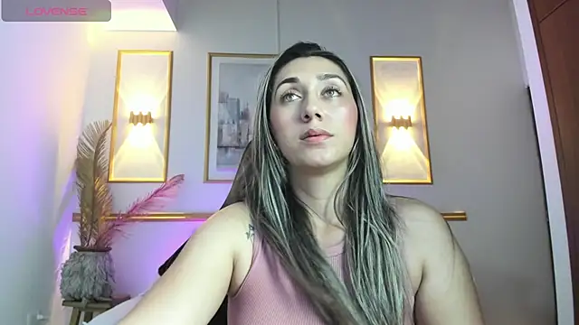 karlyy  online show from December 17, 7:18 pm