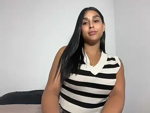 sofialaurentxoxo online show from October 16, 12:13 am