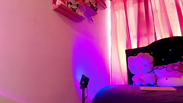 Lunaira Deep online show from June 23, 4:49 pm