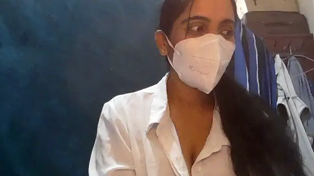 shainiasha1 online show from June 9, 5:12 pm