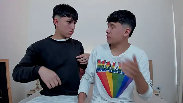 hoot booys  online show from February 11, 8:21 pm