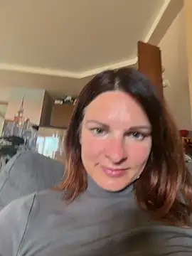 kinkysarahx online show from May 3, 6:28 am