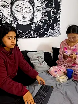 emily n abby online show from July 17, 1:37 pm