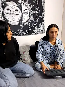 emily n abby online show from June 27, 1:39 pm