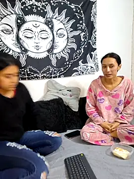 emily n abby online show from July 2, 2:01 pm