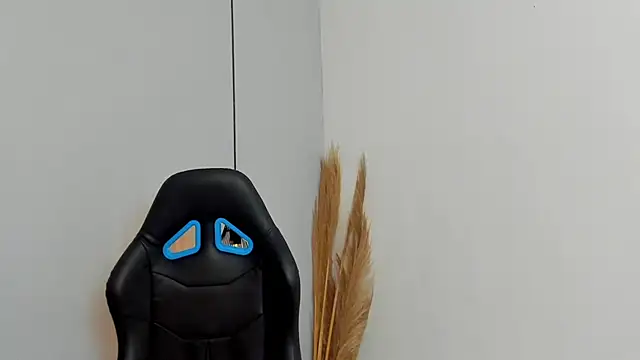 Amelia Brixton online show from January 15, 5:57 am