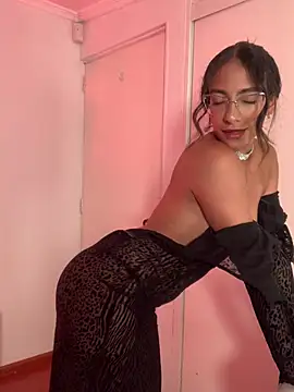 elegant  rouse online show from June 26, 11:06 pm