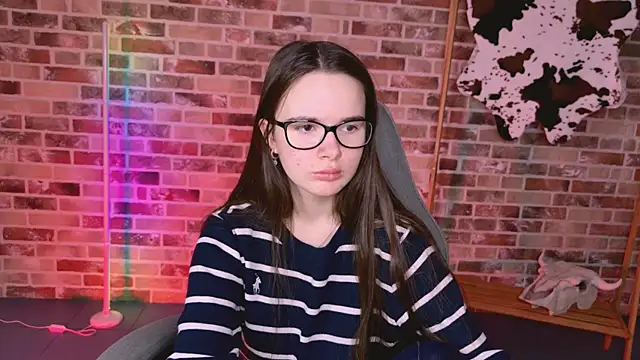 May Bloom online show from March 4, 7:04 am