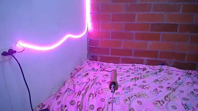 lazzy6565 online show from March 8, 12:18 am