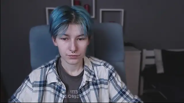 guitarandangell online show from October 23, 9:48 am