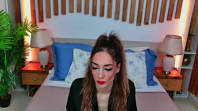 LolaVixxxen online show from November 3, 7:18 pm