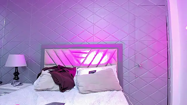 ViolettRouse online show from December 14, 4:57 pm