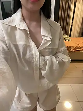 Minhee22 online show from November 10, 6:25 pm