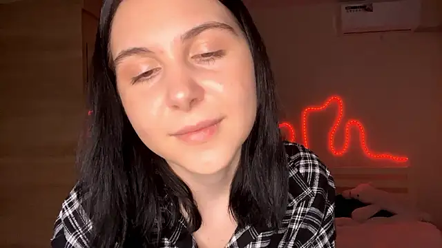 MyraLitterers online show from February 7, 4:55 pm