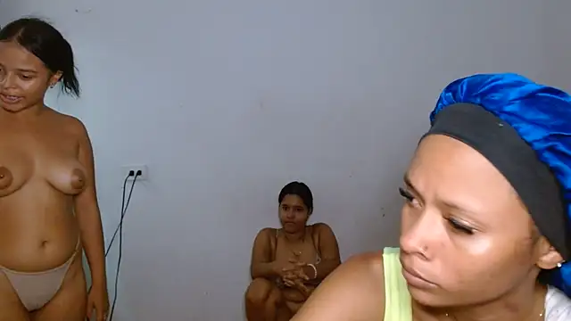 ricaslatinas1 online show from June 17, 10:22 pm