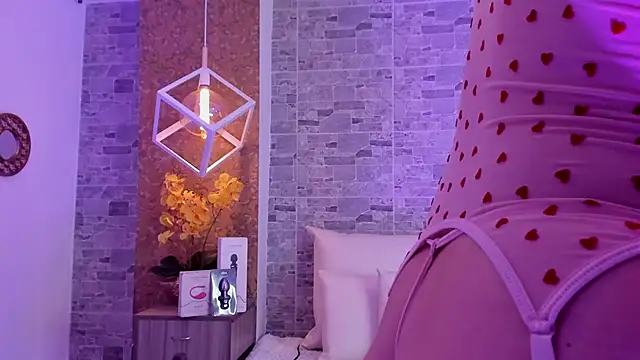 Catalina-Thompson online show from October 27, 12:12 pm