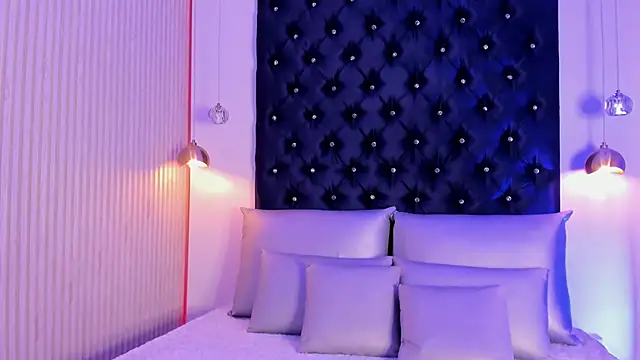 Catalina-Thompson online show from February 17, 12:15 pm