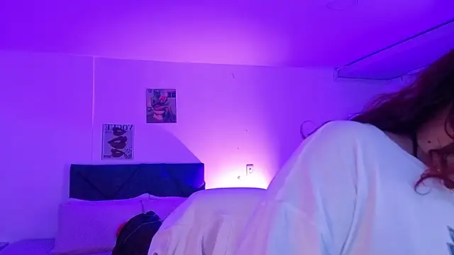 littlee red online show from February 3, 2:53 am