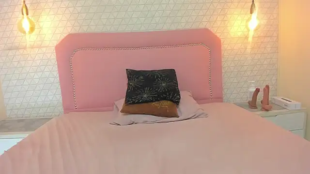 TAYLORMEYER1 online show from June 27, 5:41 am