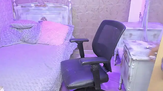 Sofia clk online show from August 3, 9:04 am