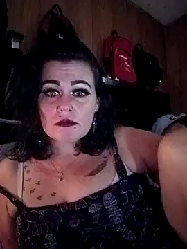 ravenlove1986 online show from October 31, 2:13 am