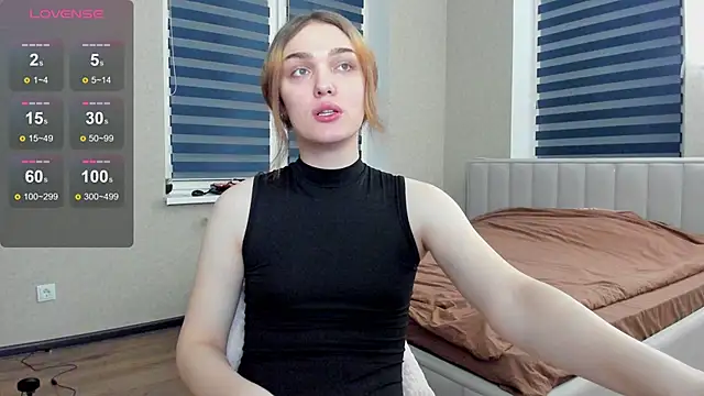 EmiliaRhodes online show from December 17, 4:00 pm