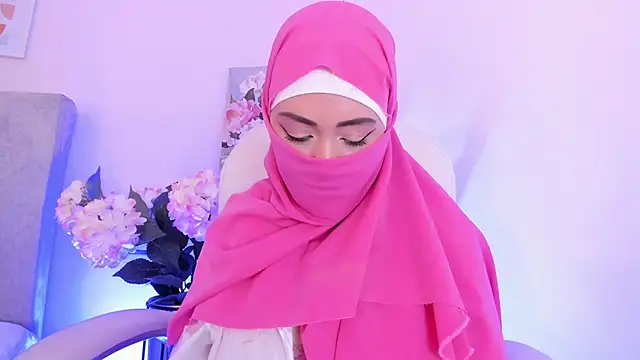 fatiima  online show from June 13, 7:33 pm
