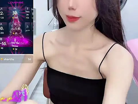 -Alicee- online show from June 12, 4:37 pm