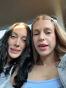 kira mia online show from August 2, 3:59 pm