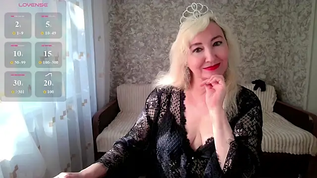 LadyKriss online show from June 17, 4:03 am