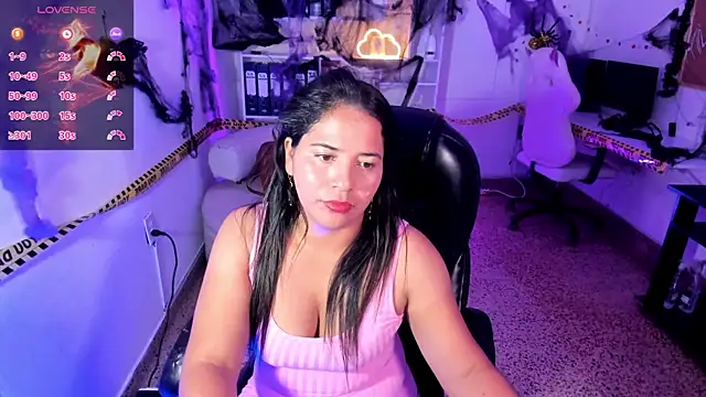Dulce Stones online show from October 20, 6:22 pm