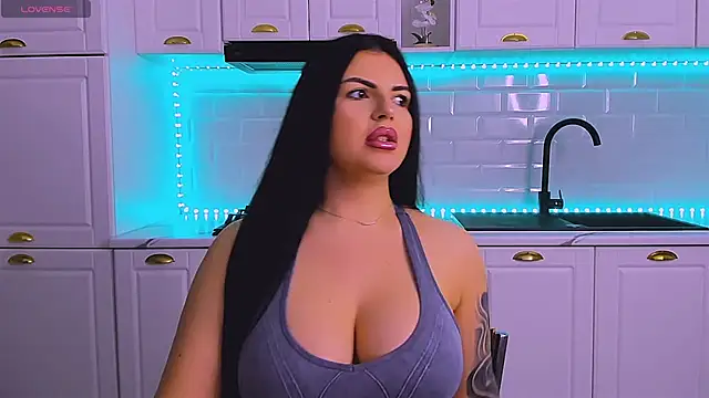 RheaLynn online show from March 16, 9:30 pm