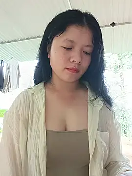 lisa-bae00 online show from July 31, 12:44 am