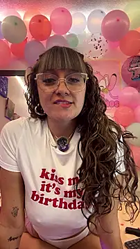 Pinkvixen69 online show from August 3, 5:18 pm