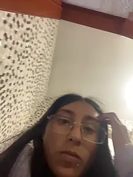 Violeet-Smith online show from February 4, 2:53 pm