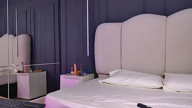 Ivanna Moretti online show from November 4, 1:05 pm