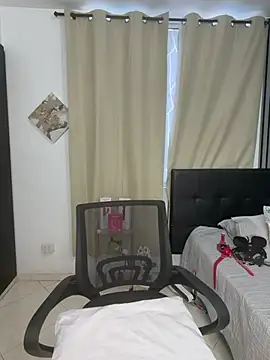 Emilyvalk  online show from August 3, 9:53 pm