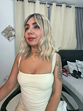 Emilyvalk  online show from July 24, 9:51 am