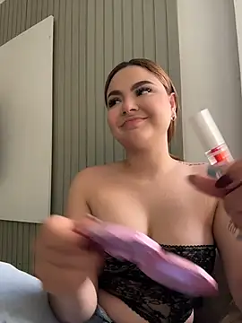 Beella1  online show from August 2, 2:09 pm