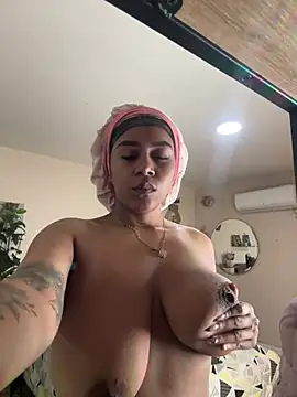 YariRose online show from July 6, 3:14 pm