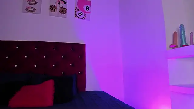 kittymonroe1 online show from July 24, 6:49 pm