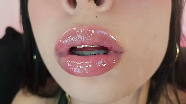 mia roux1 online show from June 25, 3:28 am