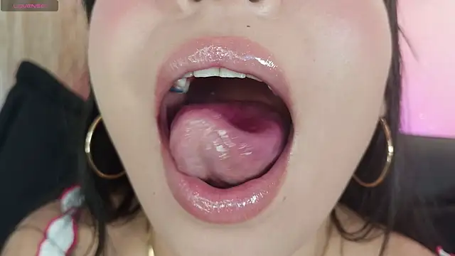mia roux1 online show from June 9, 1:38 am