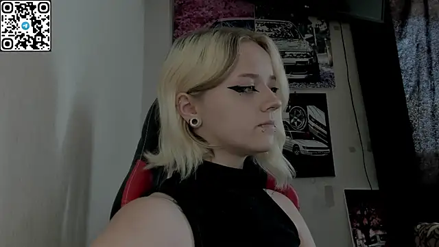 Holy Mistress S online show from July 9, 8:06 am