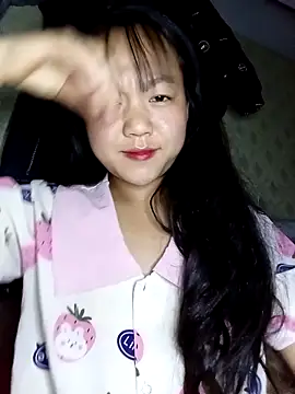 Quynhsumon online show from March 8, 4:55 pm